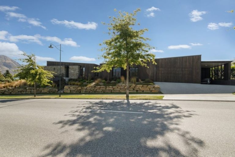 Photo of property in 5 Forest Heights, Wanaka, 9305