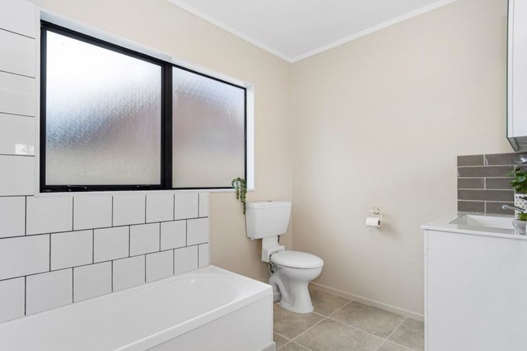 Photo of property in 5b James Cook Drive, Welcome Bay, Tauranga, 3112