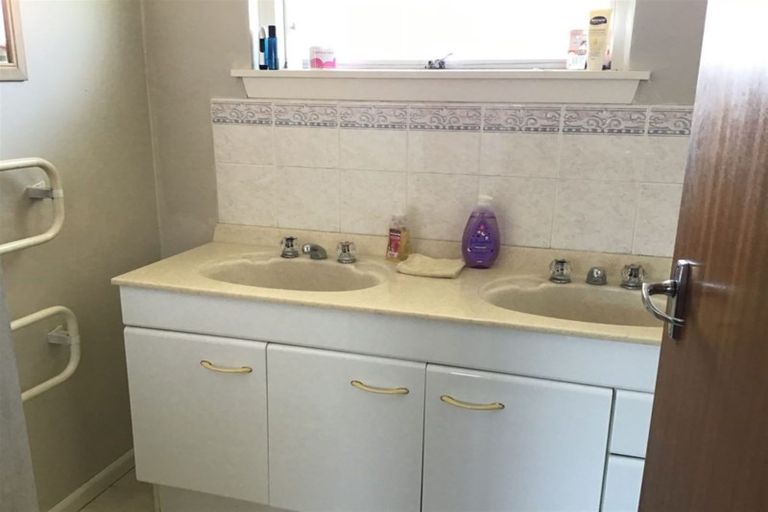 Photo of property in 362 Wairakei Road, Burnside, Christchurch, 8053