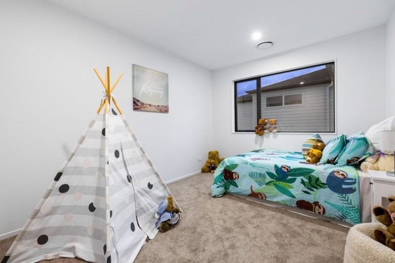 Photo of property in 19 Kearns Drive, Hobsonville, Auckland, 0616