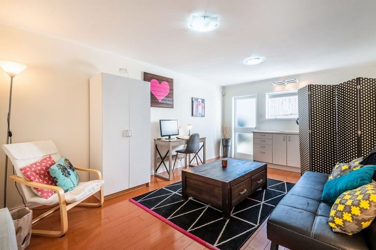 Photo of property in 1/9 Kawerau Avenue, Devonport, Auckland, 0624