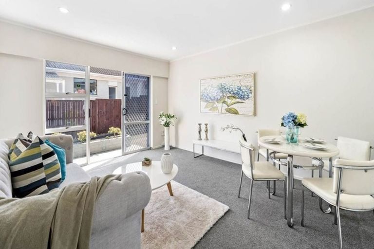 Photo of property in 1/19 Fortunes Road, Half Moon Bay, Auckland, 2012