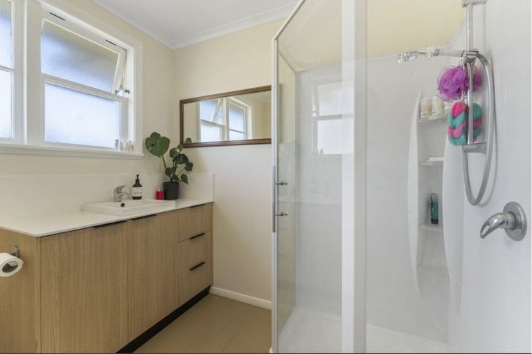 Photo of property in 19 Taupiri Crescent, Titahi Bay, Porirua, 5022