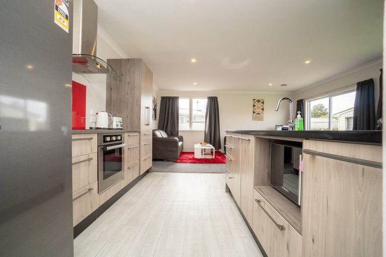 Photo of property in 24 Rhodes Drive, Kelvin Grove, Palmerston North, 4414