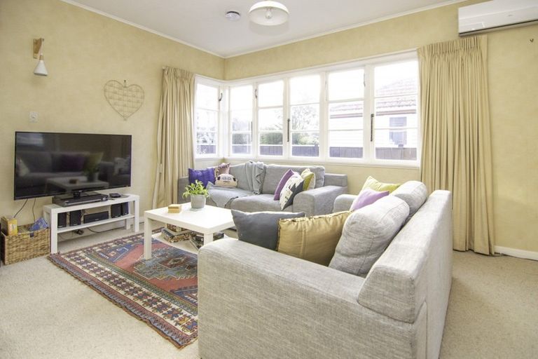 Photo of property in 25 Ihle Street, Terrace End, Palmerston North, 4410