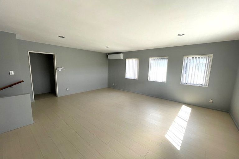 Photo of property in 14 Stamford Crescent, Flat Bush, Auckland, 2019