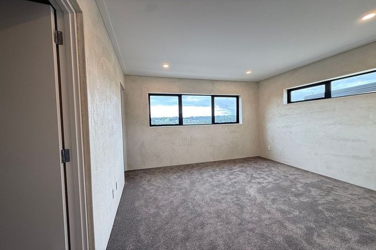 Photo of property in 86 Tiriwa Drive, Massey, Auckland, 0614