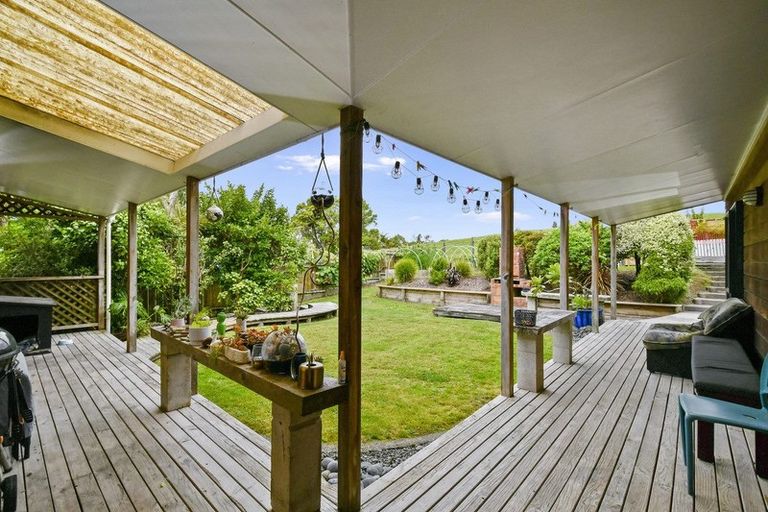 Photo of property in 16 Opanuku Road, Henderson Valley, Auckland, 0612
