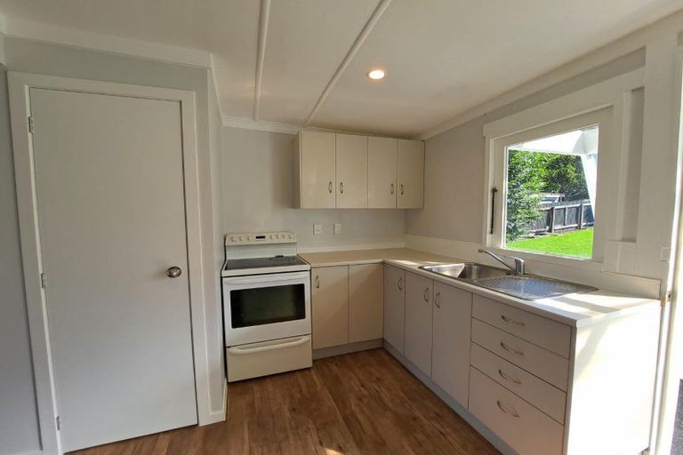 Photo of property in 16 Alberta Road, Glen Avon, New Plymouth, 4312