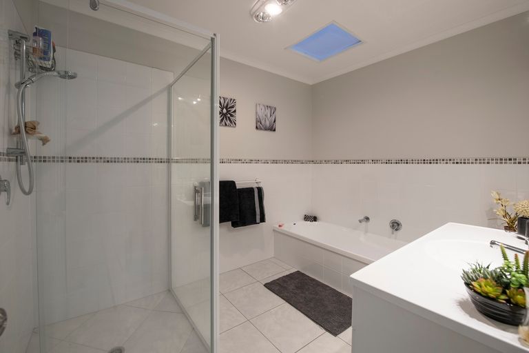 Photo of property in 31 Tomika Crescent, Papamoa Beach, Papamoa, 3118