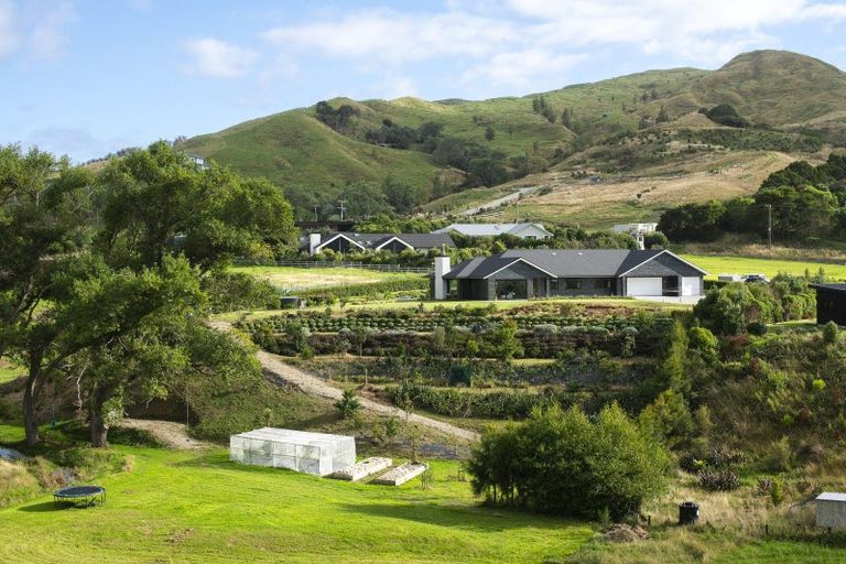 Photo of property in 74 Scarlys Way, Okitu, Gisborne, 4010