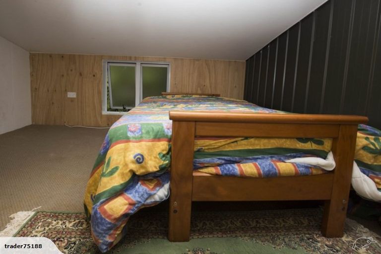 Photo of property in 787 Scenic Drive, Henderson Valley, Auckland, 0612