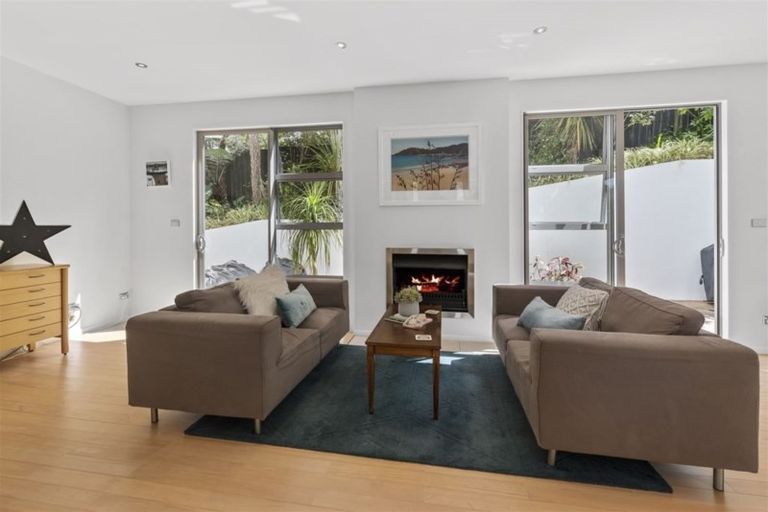 Photo of property in 18 Kahikatea Close, Campbells Bay, Auckland, 0630