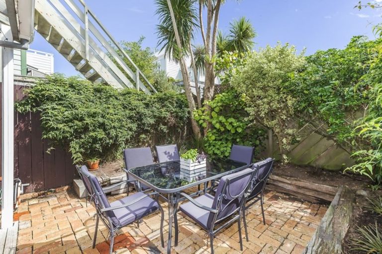 Photo of property in 8 Porritt Avenue, Mount Victoria, Wellington, 6011