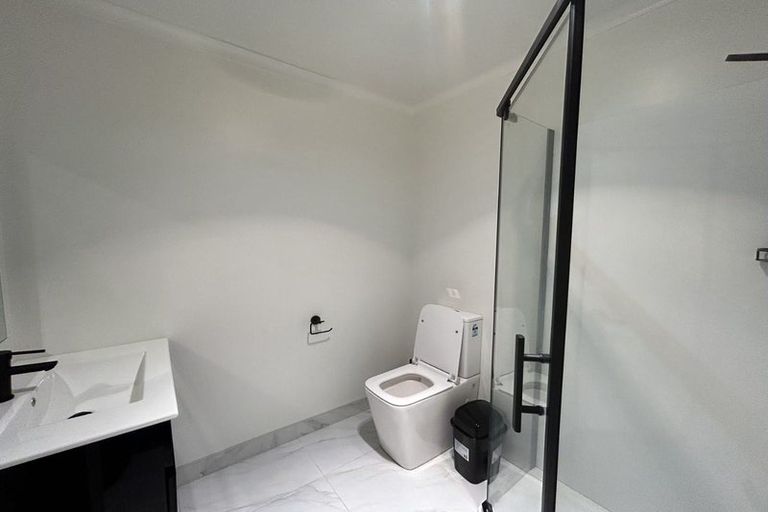 Photo of property in 2/26 May Street, Hamilton East, Hamilton, 3216