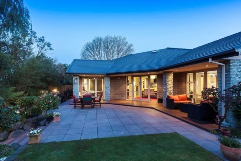 Photo of property in 15 Nightingale Place, Papanui, Christchurch, 8053