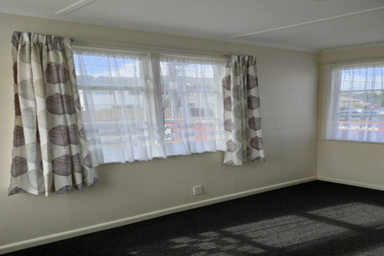 Photo of property in 37 Biddle Crescent, Taita, Lower Hutt, 5011