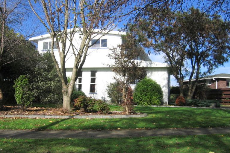 Photo of property in 14 Raglan Avenue, Cloverlea, Palmerston North, 4412