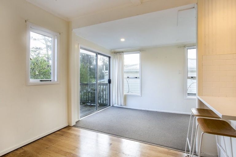 Photo of property in 25 Makiri Street, Helensville, 0800