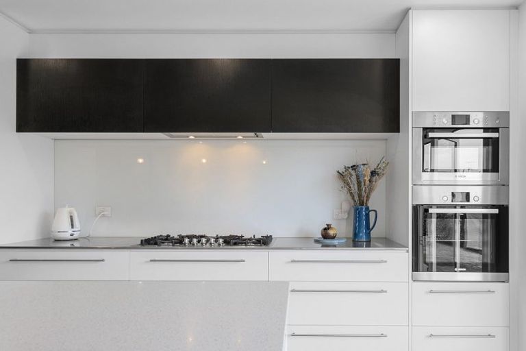 Photo of property in 10 Dundee Close, Darfield, 7510