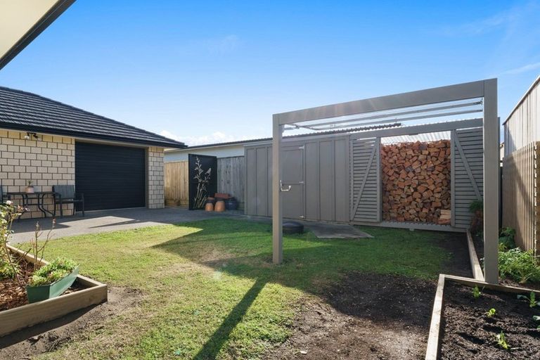 Photo of property in 25 Pateke Way, Paraparaumu Beach, Paraparaumu, 5032