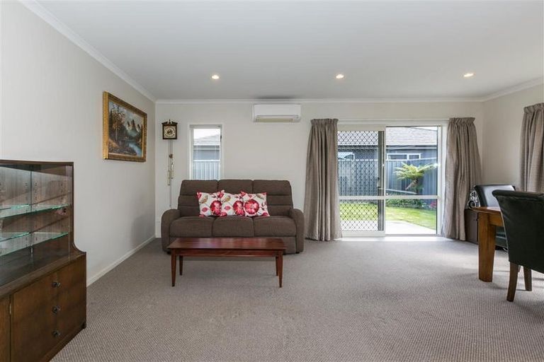 Photo of property in 2a Mcnaughton Place, Onekawa, Napier, 4110