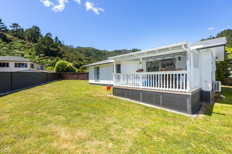 Photo of property in 67 Kamahi Street, Stokes Valley, Lower Hutt, 5019