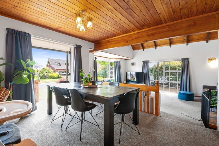 Photo of property in 17 Walford Drive, Lynmore, Rotorua, 3010