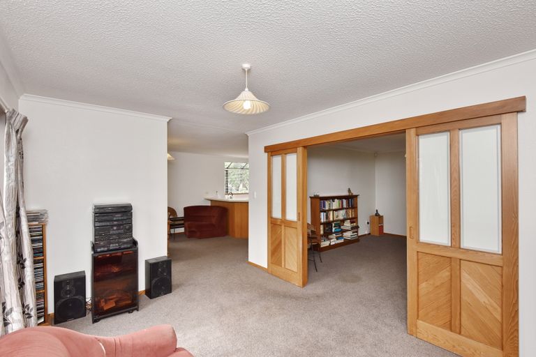 Photo of property in 23 Derenzy Place, Avonhead, Christchurch, 8042