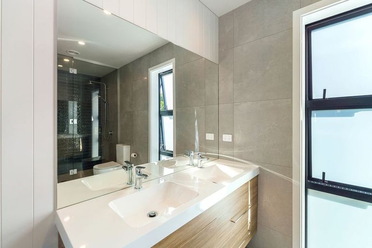 Photo of property in 1 Arapipi Way, Peka Peka, Waikanae, 5391