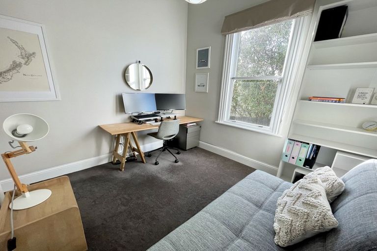 Photo of property in 45 Fairview Crescent, Kelburn, Wellington, 6012