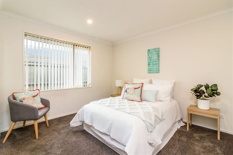 Photo of property in 144 Inwoods Close, Parklands, Christchurch, 8083