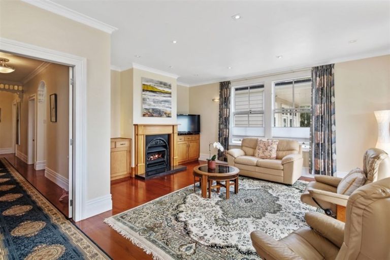 Photo of property in 36 Church Street, Devonport, Auckland, 0624