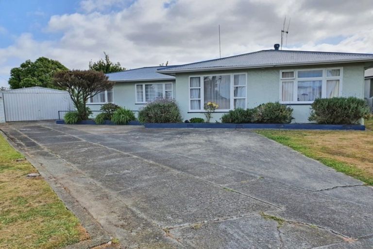Photo of property in 17 Ilford Place, Awapuni, Palmerston North, 4412