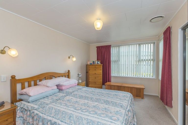 Photo of property in 617 Queen Street East, Levin, 5510