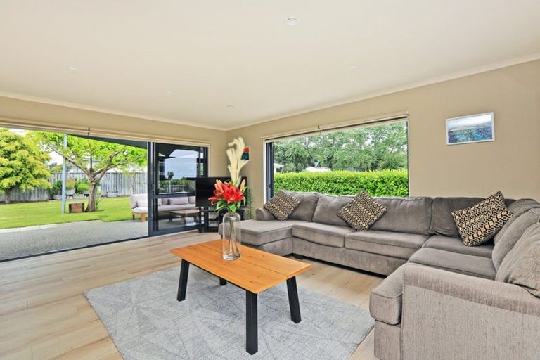 Photo of property in 16 Airini Road, Waimarama, Havelock North, 4294