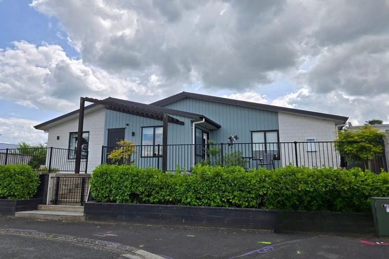 Photo of property in 1/144 Forest Lake Road, Forest Lake, Hamilton, 3200