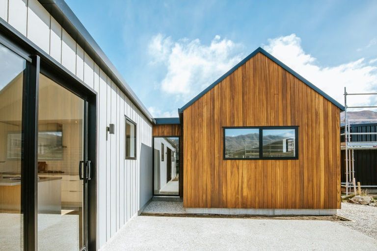 Photo of property in 3 Dunn Street, Lake Hawea, 9382