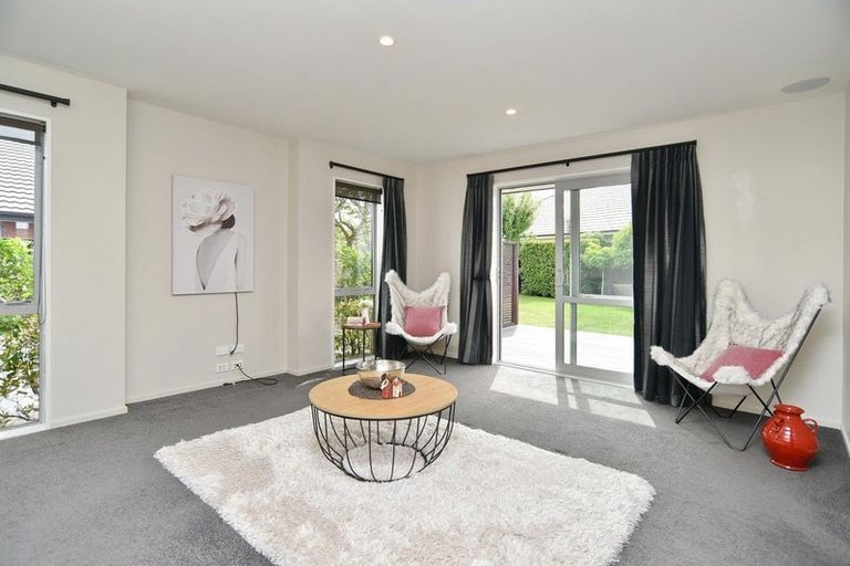 Photo of property in 8 Churchill Drive, Rangiora, 7400