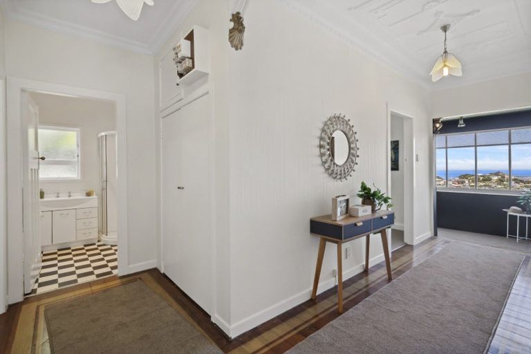 Photo of property in 11 Aranoni Street, Island Bay, Wellington, 6023