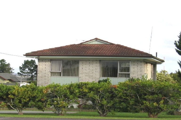 Photo of property in 233 Royal Road, Massey, Auckland, 0614