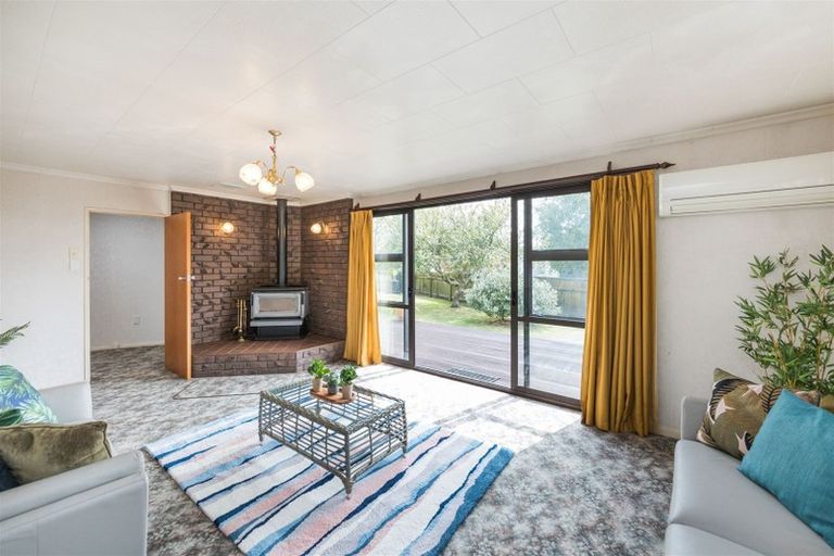 Photo of property in 1 Charwell Place, Highbury, Palmerston North, 4412