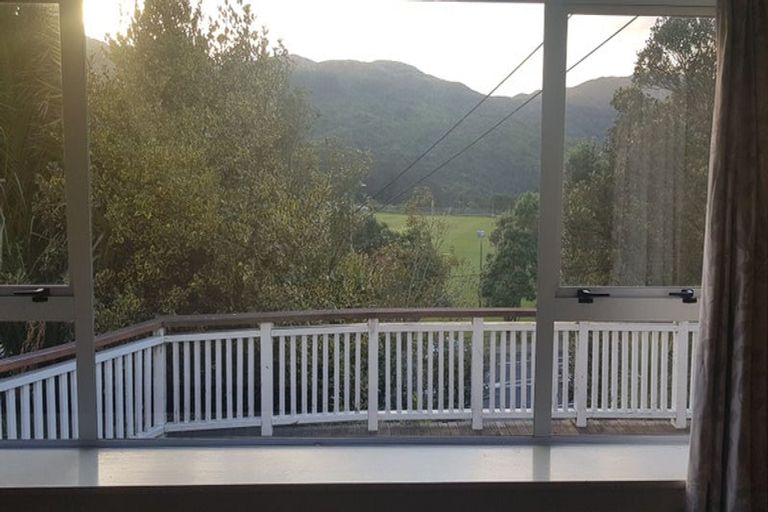 Photo of property in 3/132 Curtis Street, Northland, Wellington, 6012