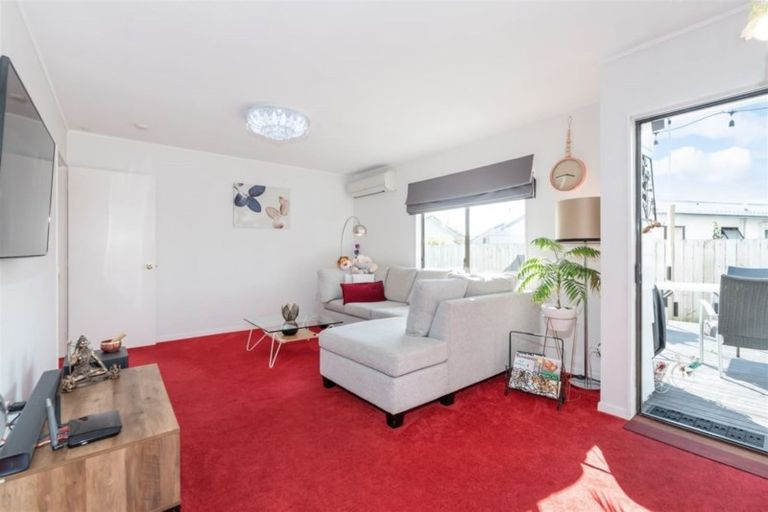 Photo of property in 2/6 Trevor Hosken Drive, Wiri, Auckland, 2104