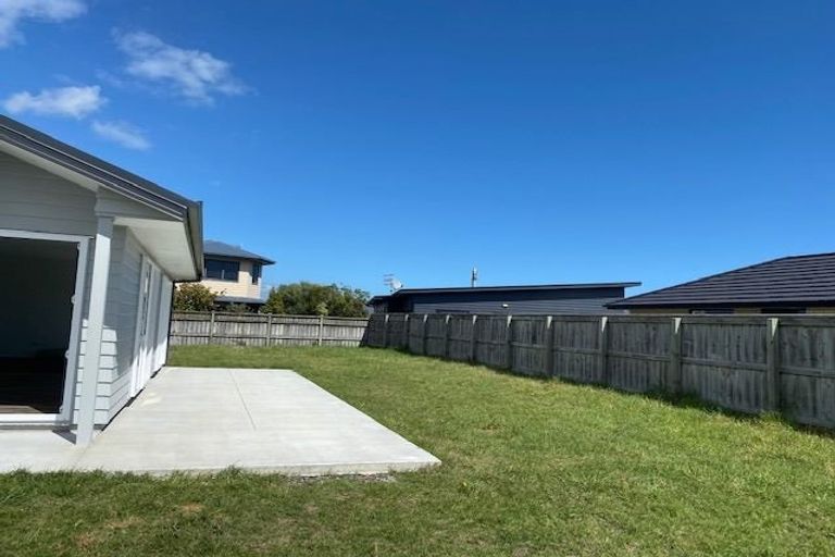 Photo of property in 14 Oxnam Place, Foxton Beach, Foxton, 4815