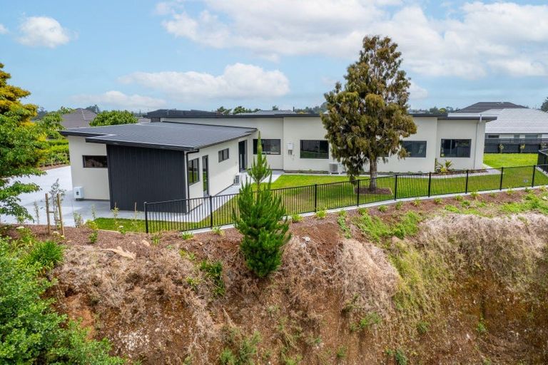 Photo of property in 2 Marsden Place, Hurworth, New Plymouth, 4310