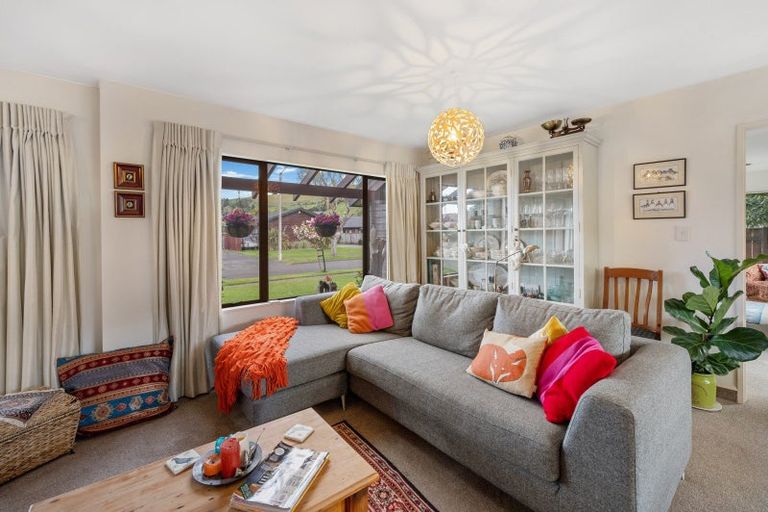 Photo of property in 2 Webb Place, Taradale, Napier, 4112