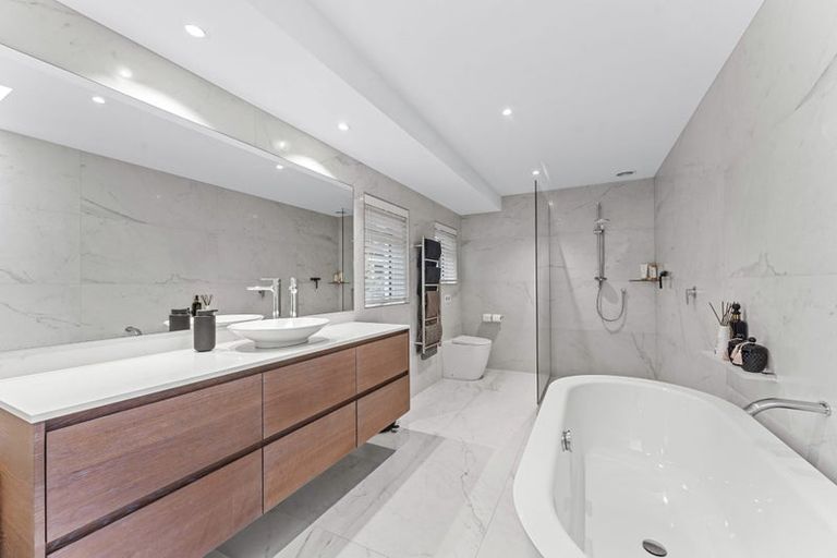 Photo of property in 15 The Strand, Takapuna, Auckland, 0622