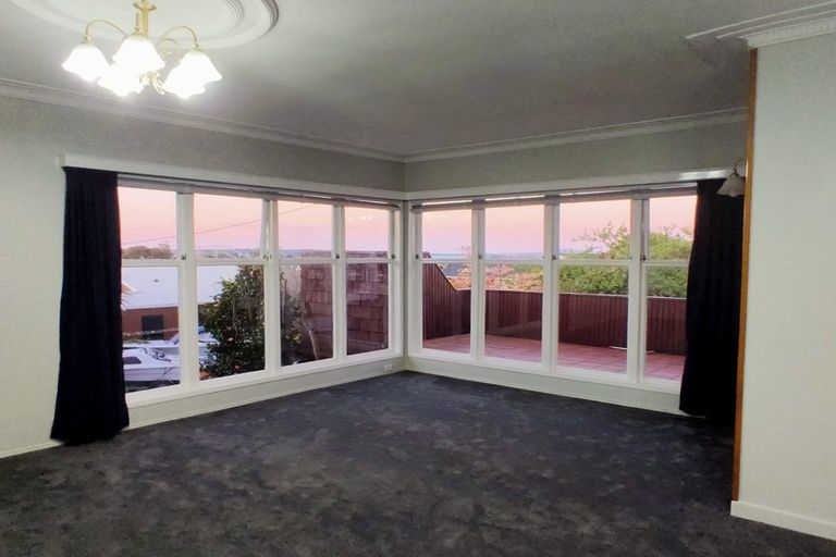 Photo of property in 4301 Great North Road, Glendene, Auckland, 0602