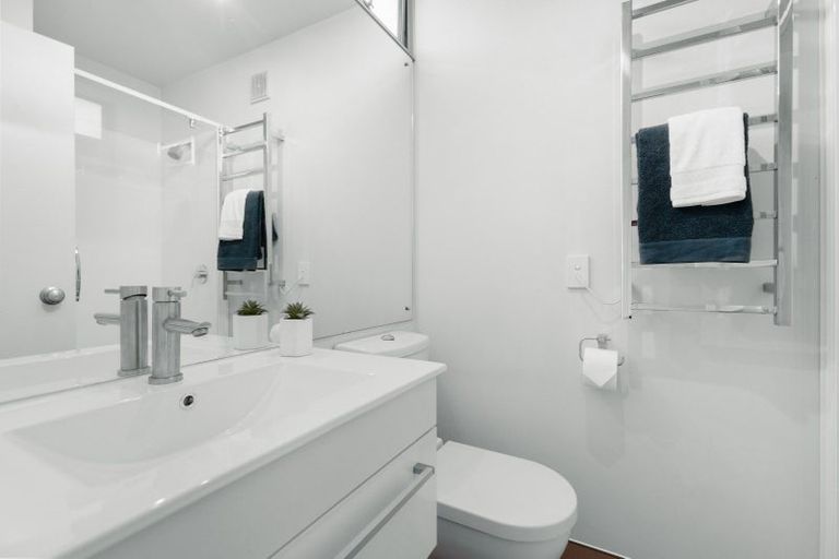 Photo of property in 4e-t Lake Avenue, Frankton, Queenstown, 9300